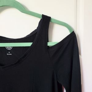 Black XS Cold Shoulder Long Sleeve Top